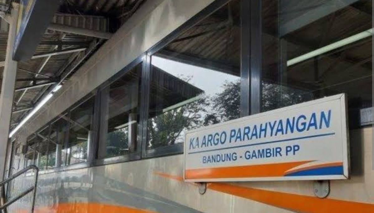 STOP:  Tepat 1 Februari mendatang Kereta Argo Parahyangan menghentikan layanan untuk warga Bandung dan Jakarta. (FOTO: IST)