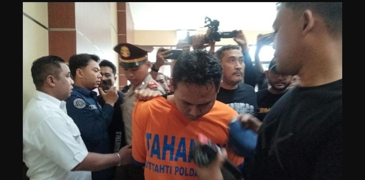 Rochmat Tri Hartanto alias A atau Antok