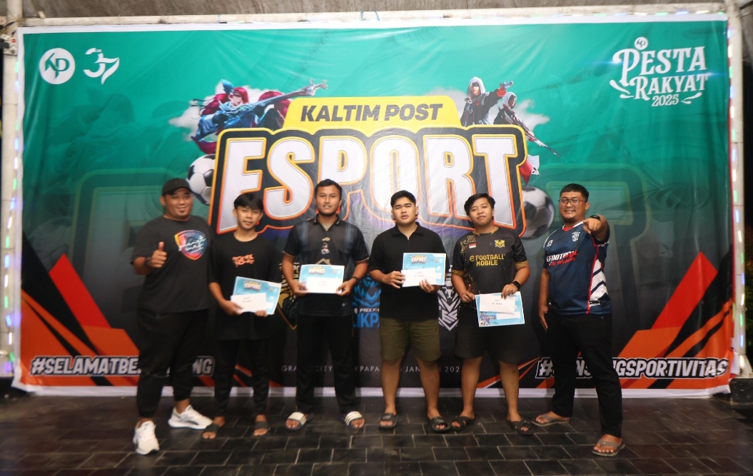 TERBAIK: Deretan pemenang untuk kategori PES Mobile.