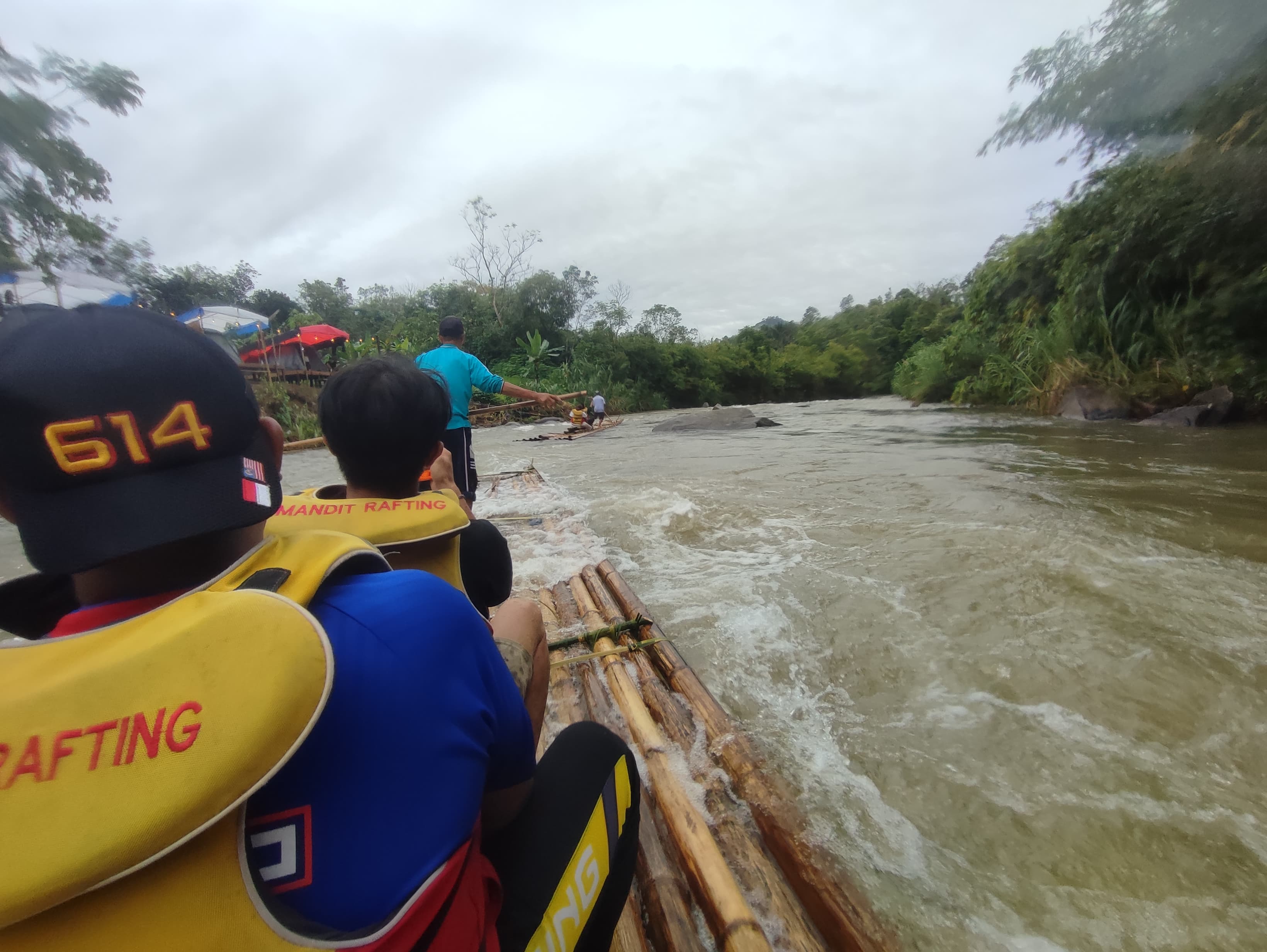 KELILING SUNGAI: Wisata di Kecamatan Loksado Kabupaten Hulu Sungai Selatan, Kalsel ini perlu dicoba warga Kaltim khususnya Kabupaten Paser.