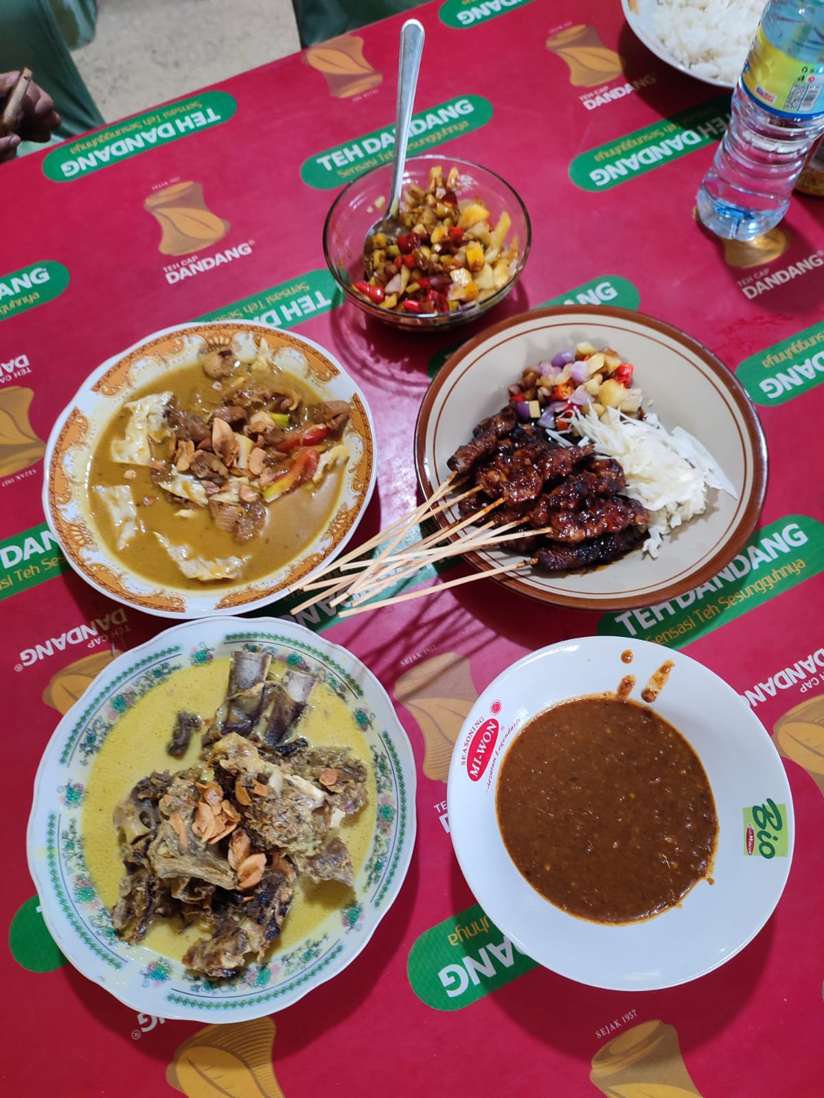 SPESIAL KAMBING: Menu Kambing ada di Warung Rojo Koyo di Kecamatan Kuaro atau dekat simpang empat menuju Kalimantan Selatan di Paser.