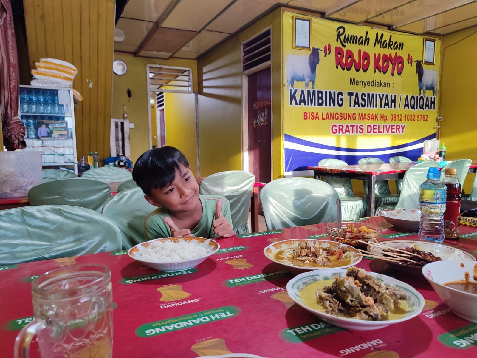 SPESIAL KAMBING: Menu kambing ada di Warung Rojo Koyo di Kecamatan Kuaro atau dekat simpang empat menuju Kalimantan Selatan di Paser.
