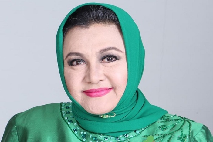Penyanyi lawas Emilia Contessa, ibunda Denada, meninggal dunia.