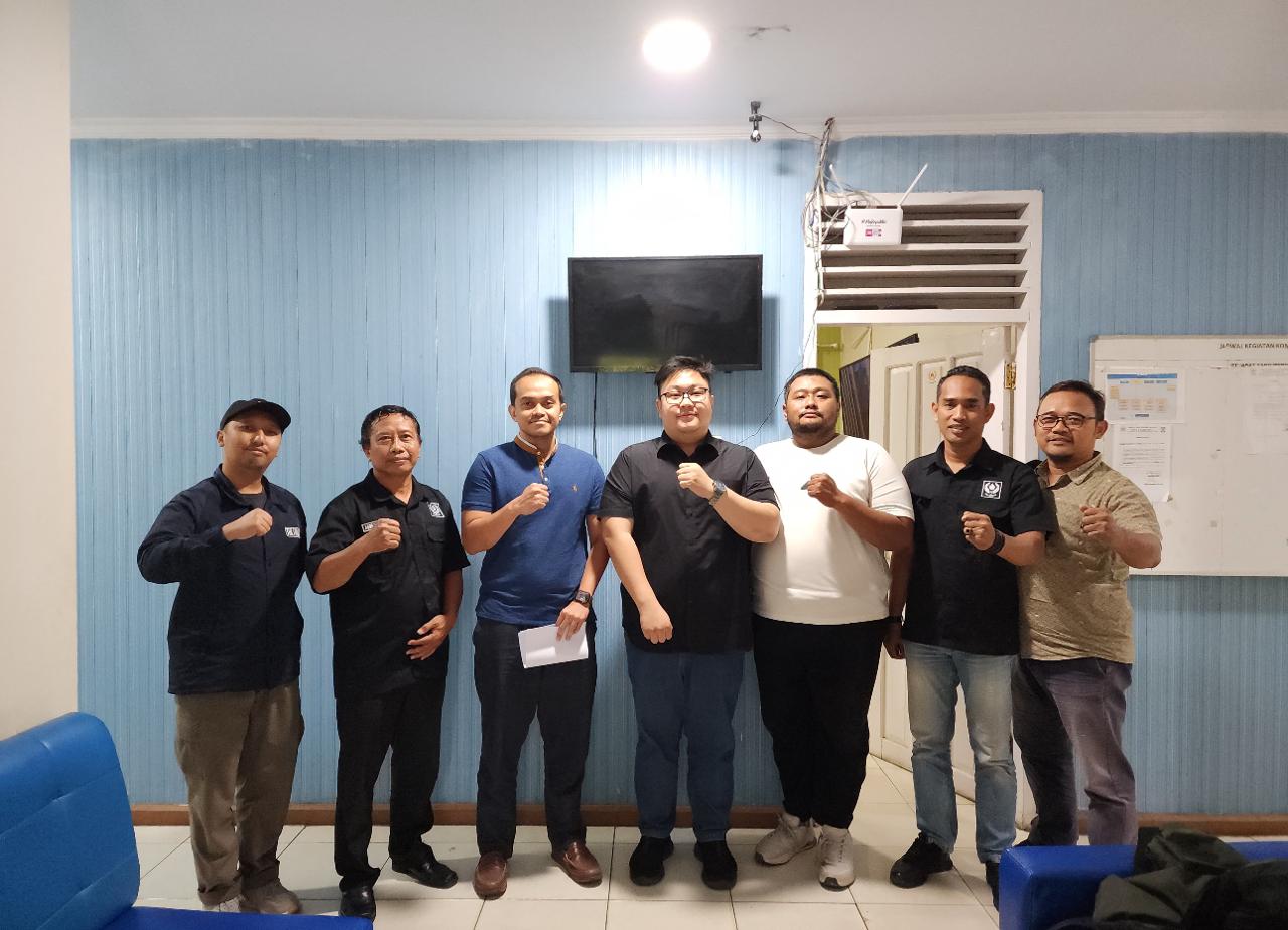 Ken Arif Danuharja Ng (tengah) dipastikan bakal terpilih aklamasi pada Muskot Perbasi Balikpapan pekan ini.