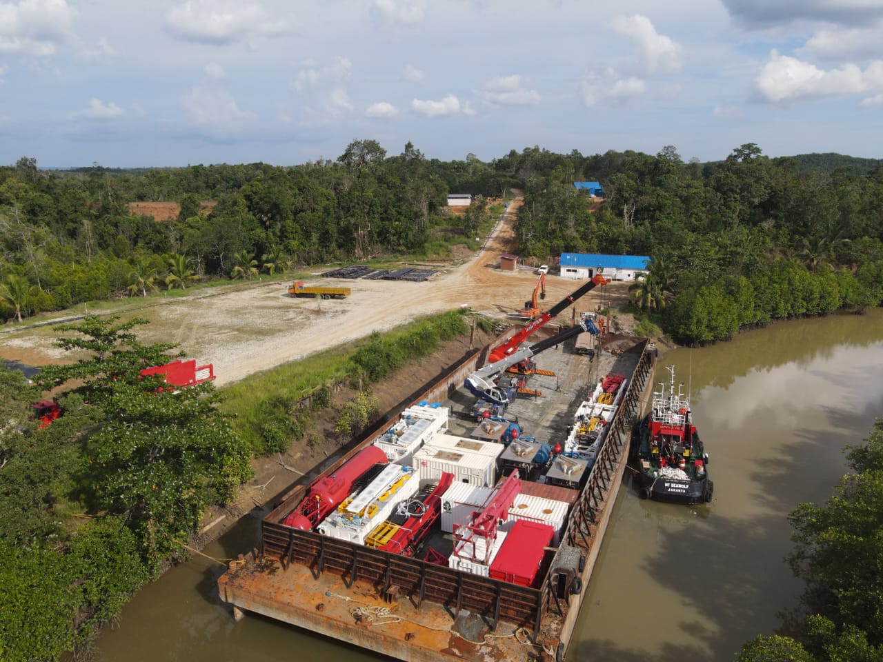DISOROTI: Aktivitas bongkar-muat pada pelabuhan yang saat ini disoroti LAKI PPU.