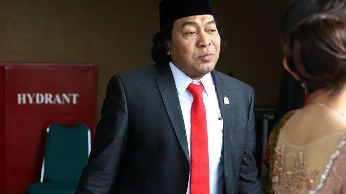 Komeng, anggota DPD yang juga pelawak.