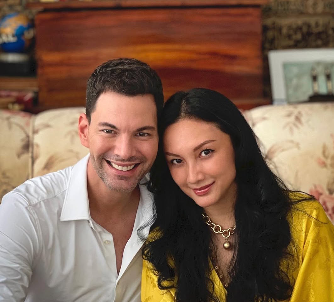 Tata Cahyani kini hidup bahagia bersama Bobby Tonelli. (Foto: Instagram Tata Cahyani)