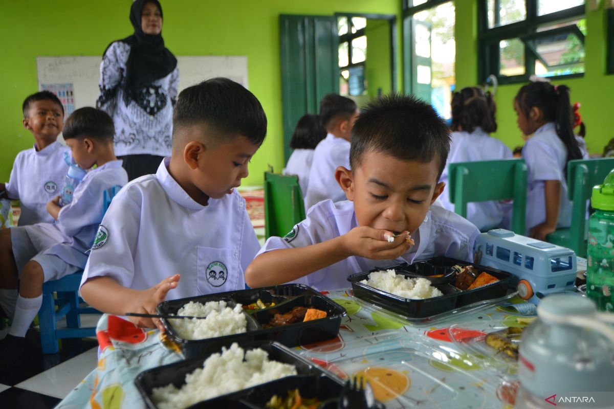 JADI FAKTOR: Program MBG, ketahanan pangan, kesehatan, pendidikan, dan pembangunan 3 juta hunian bagi MBR disebut menjadi faktor yang memengaruhi sektor jasa keuangan di 2025.