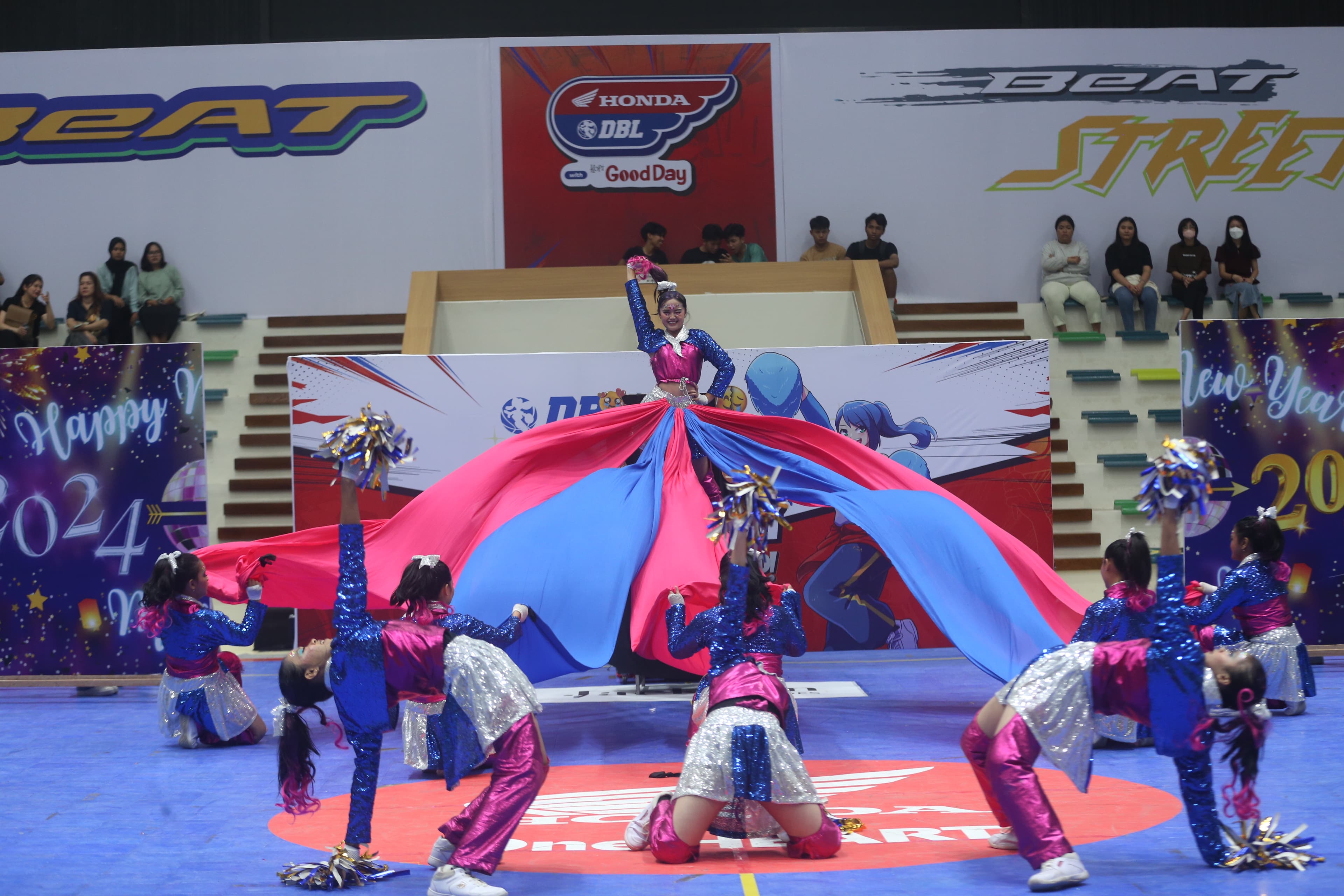 Aksi Delasist dari SMA YPK Bontang di DBL Dance Competition 2024-2025.