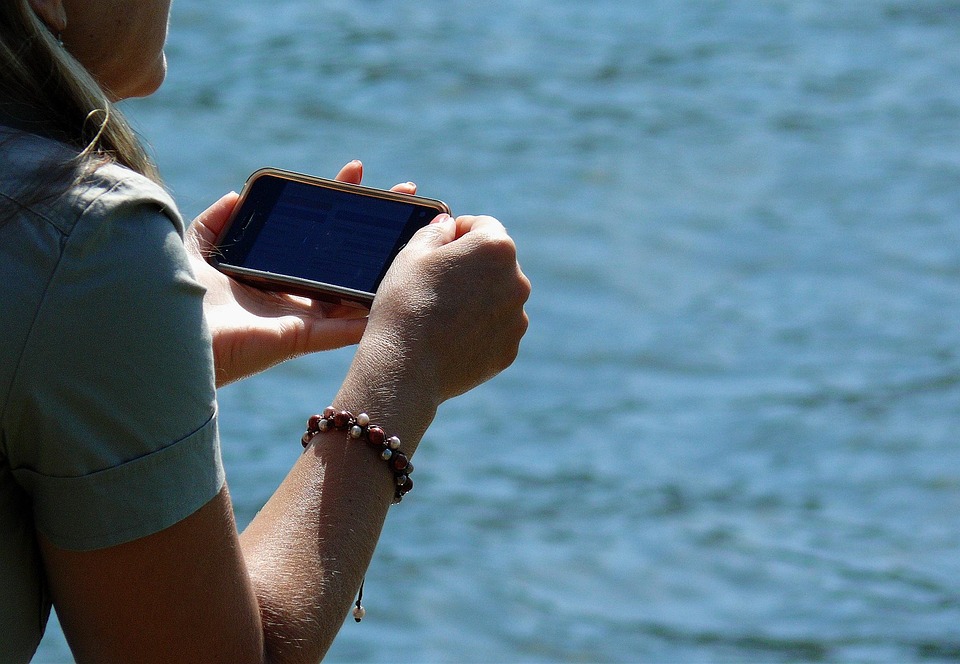 Ilustrasi handphone.