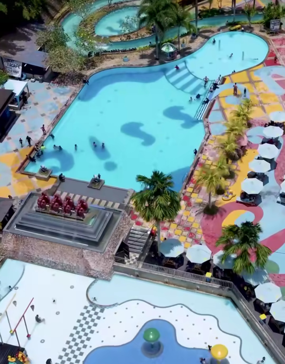 Jessica Waterpark bisa memuaskan Anda bersama keluarga.