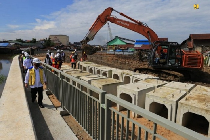 Memperkuat daerah aliran Sungai Karang Mumus menjadi salah satu cara menangani Banjir di Samarinda.
