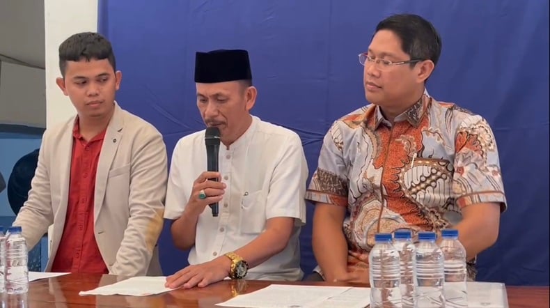 Kades Kohod, Arsin, akhirnya buka suara terkait skandal sertifikat Pagar Laut di Tangerang.
