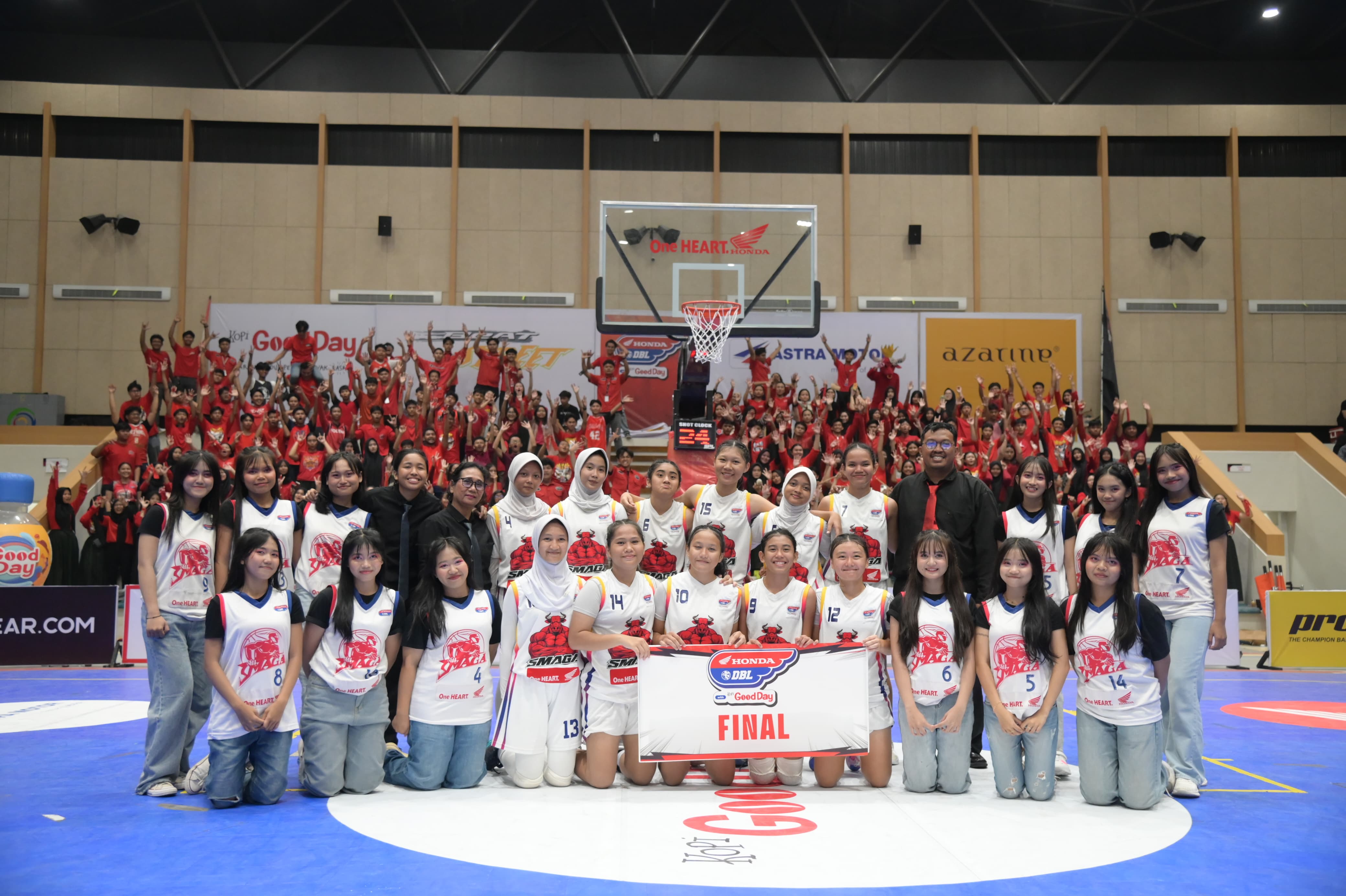 Tim putri SMAN 3 Samarinda lolos ke final dan berpeluang mempertahankan gelar juara DBL Samarinda.