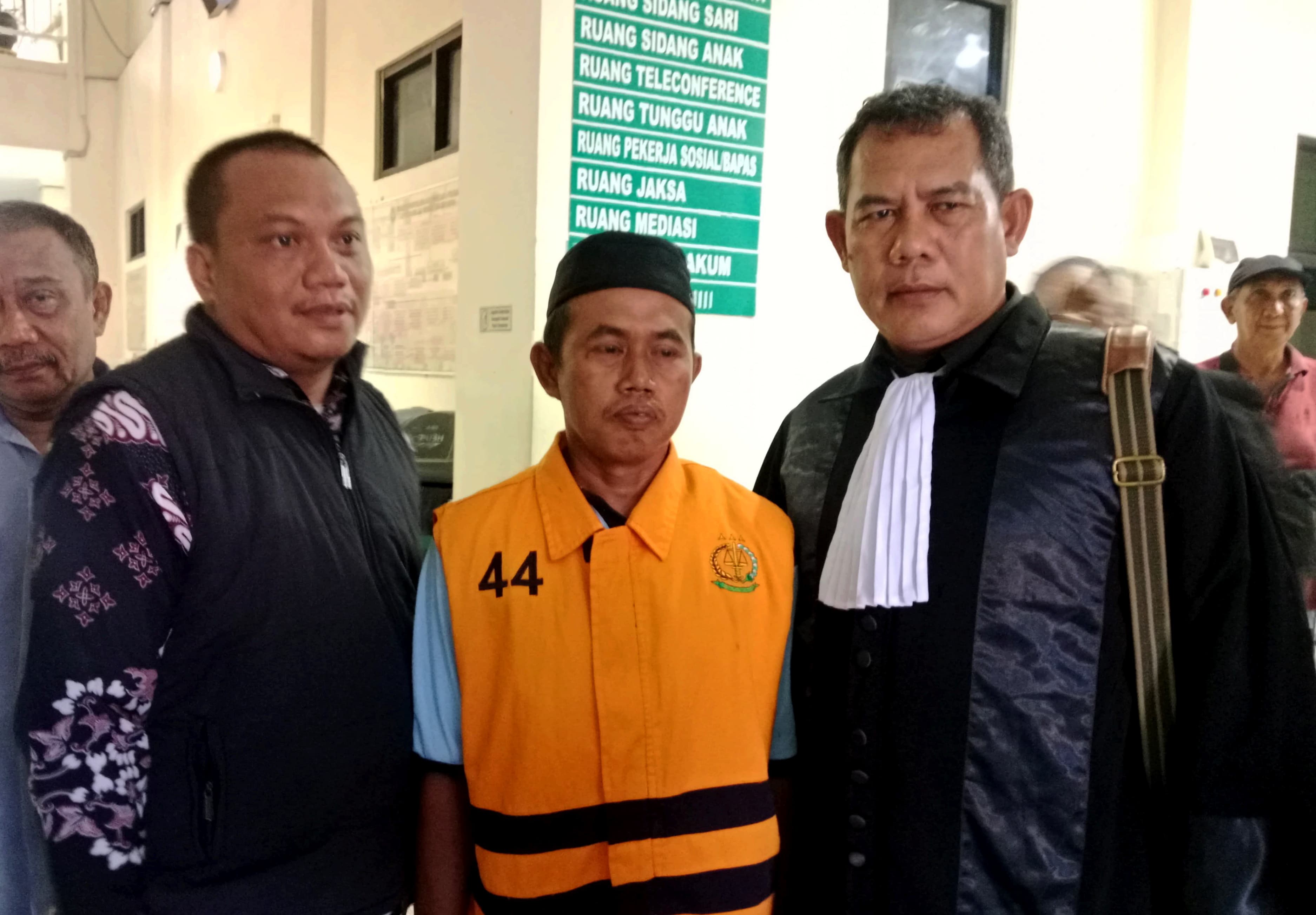 MEMPERTIMBANGKAN: Kuasa Hukum terdakwa Rohmad masih menunggu hasil salinan putusan dari majelis hakim untuk ditindaklanjuti.