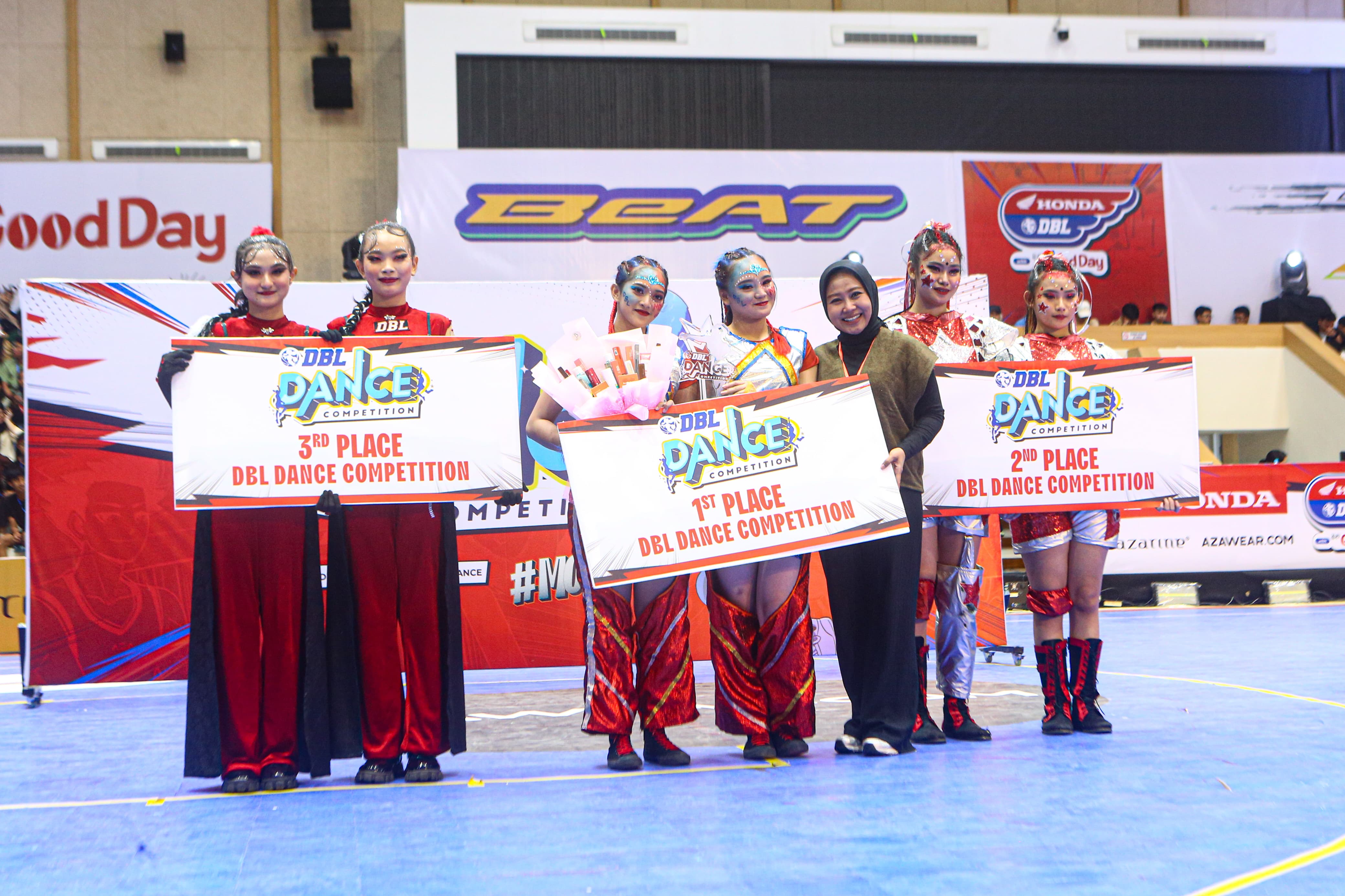 Scarecrow Smansa Samarinda menjadi juara DBL Dance Competition 2024-2025.