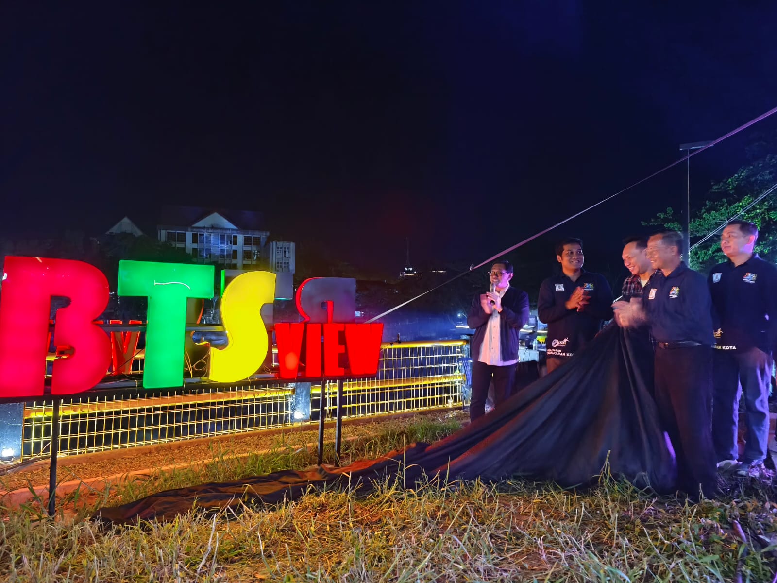 Kepala DKUMKMP Balikpapan Heruressandy Setya Kesuma mewakili Walikota Balikpapan meresmikan BTS View Kelurahan Telagasari, Kecamatan Balikpapan Kota sebagai tempat wisata kuliner baru di  Balikpapan.