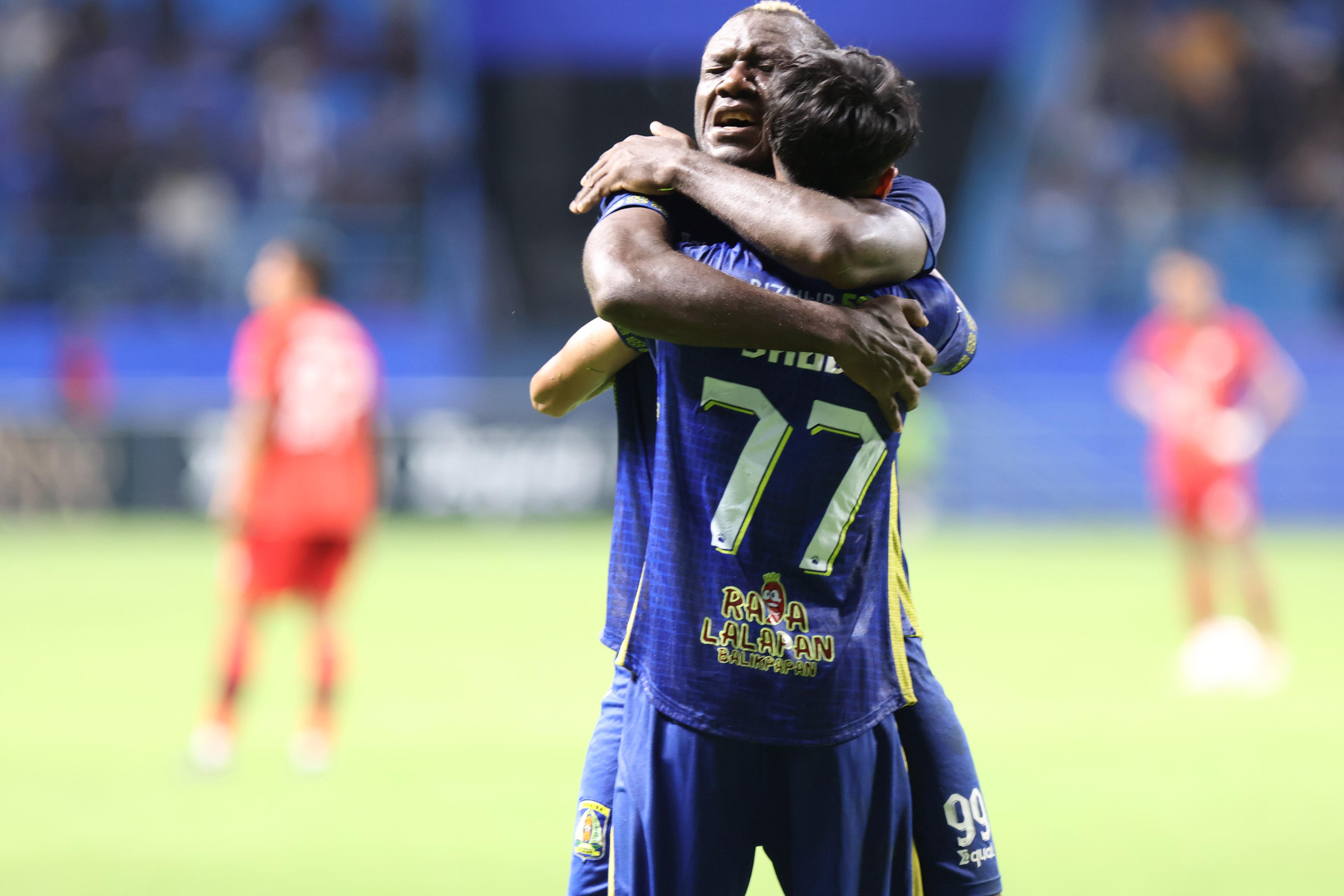 Herman Dzumafo dkk dipastikan melakoni babak playoff pekan depan.