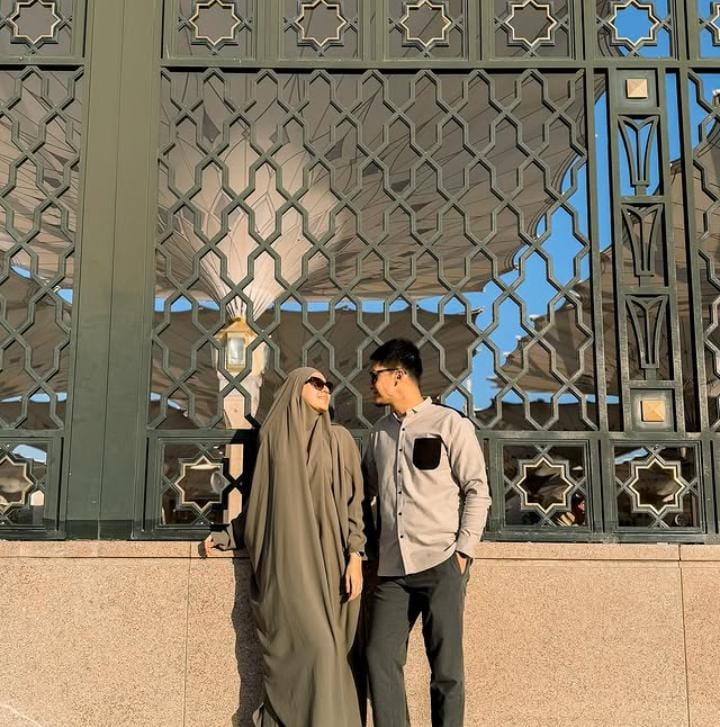 Dhini Aminarti dan Dimas Seto.
