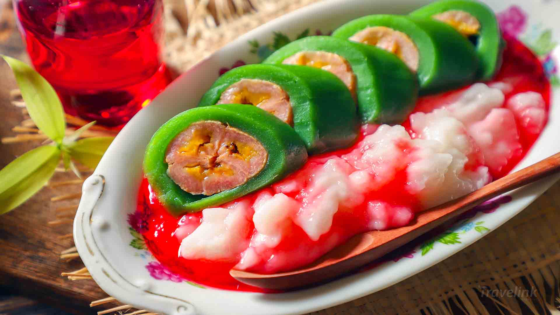 Resep pisang ijo yang enak dan menyegarkan.