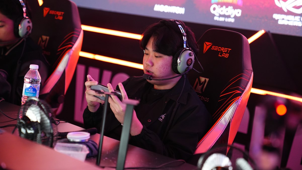 Warlord tak lagi menjadi bagian dari Team Vamos musim ini, posisinya digantikan oleh Clawkun.