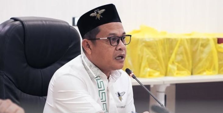 PIMPIN: Sekretaris Komisi II DPRD Balikpapan Taufik Qul Rahman memimpin RDP bersama Dinas Perdagangan Balikpapan dan pengusaha ritel guna membahas peredaran bahan pokok dan masa berlaku produk.