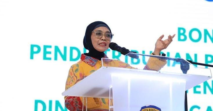 Wali Kota Bontang Neni Moerniaeni.