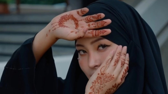 Kae Asakura alias Rae Lil Black, bintang film dewasa Jepang.
