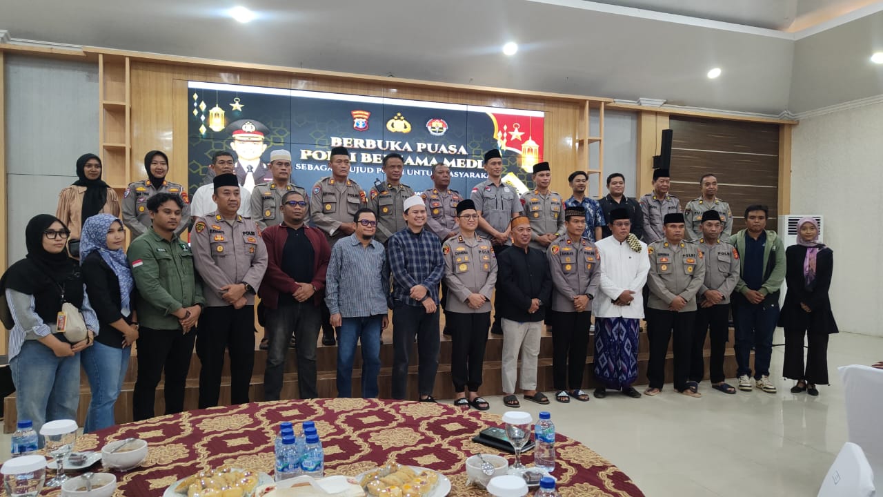 Buka puasa bersama jajaran Polres Kutim bersama awak media. (FOTO: IST)