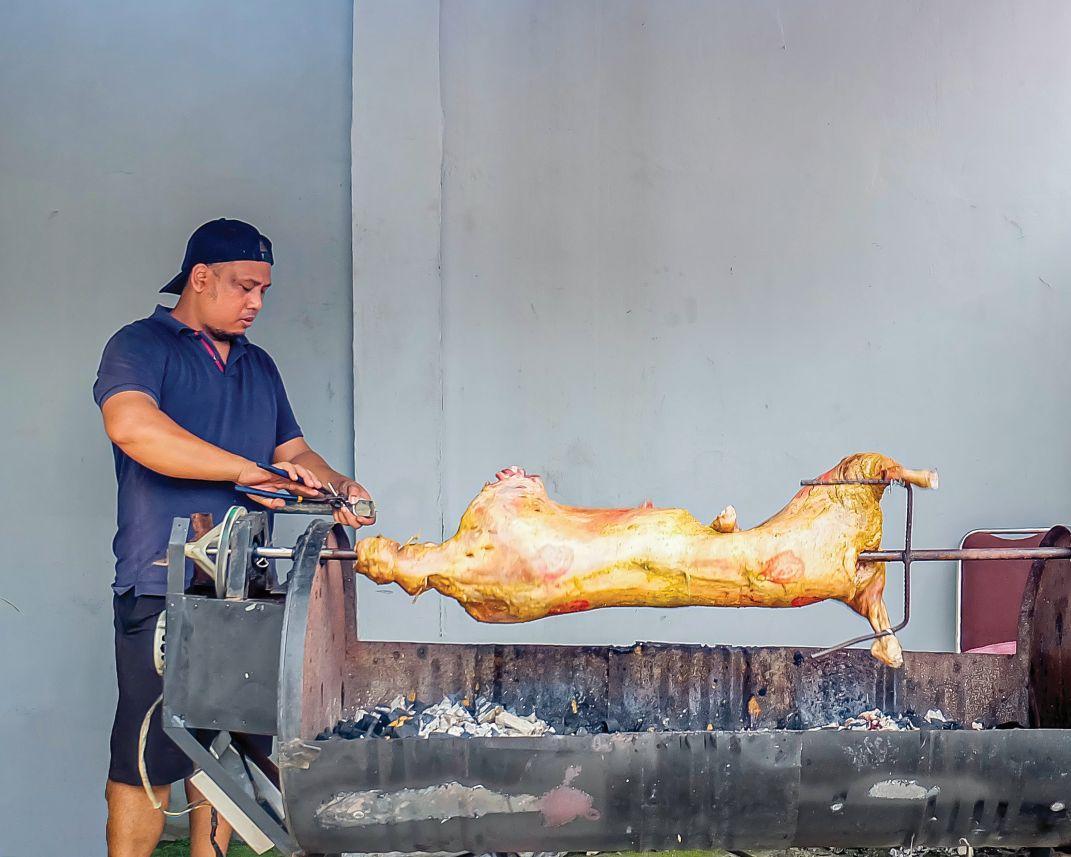 PROMO: Hanya dengan Rp 185&nbsp; ribu hidangan kambing guling dengan cita rasa yang berbeda bisa Anda nikmati Grand Kartika Hotel Samarinda saat berbuka puasa.