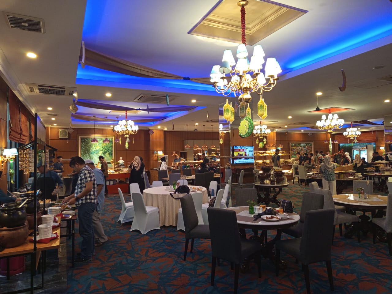 FASILITAS: Suasana tempat berbuka puasa di hotel