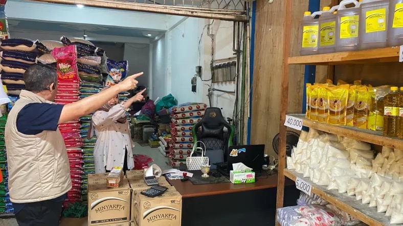 SEMBAKO: Aktivitas masyarakat jelang Idulfitri meningkat, khususnya pemenuhan kebutuhan pokok.