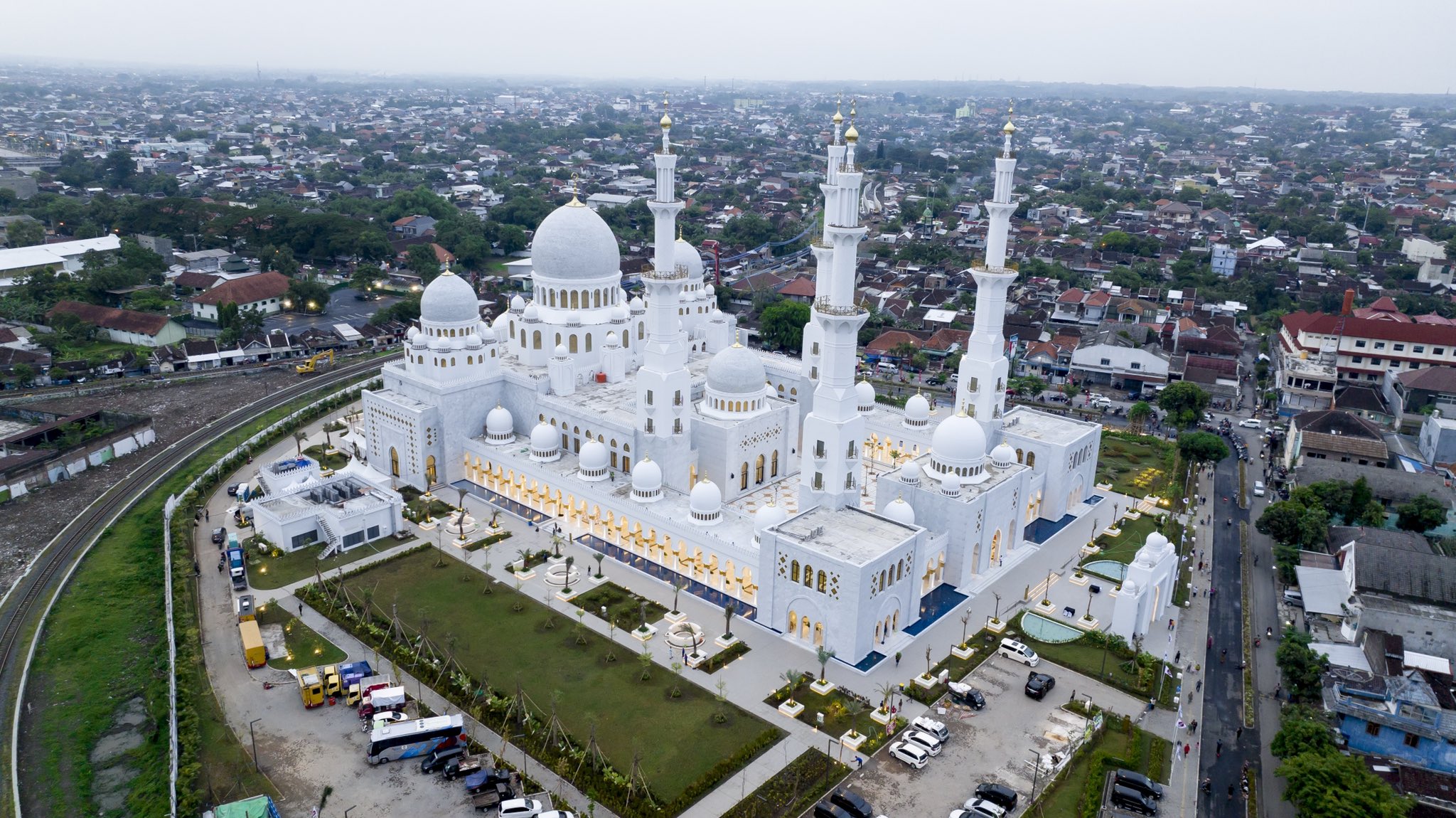 Masjid Sheikh Zayed di Surakarta, Jawa Tengah.