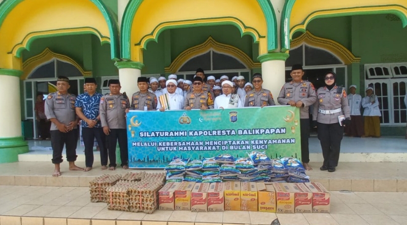 SAFARI: Kegiatan Safari Ramadan digelar Polresta Balikpapan, di antaranya berkunjung ke Ponpes Al Banjari.