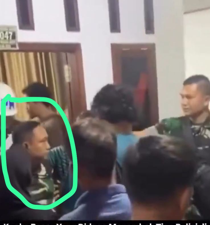 Kopka Basar saat ditangkap oleh POM di kediamannya. (Huswatch.ID)