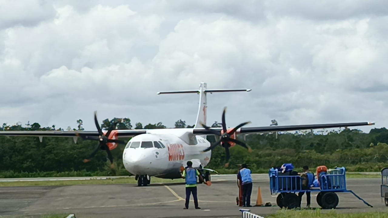 RUTE: Pesawat maskapai Wings Air yang melayani penerbangan reguler Balikpapan-Kubar PP.