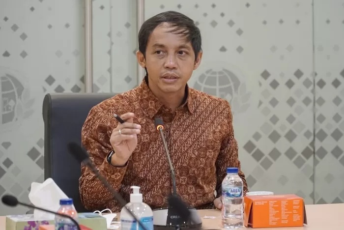 Menteri Kehutanan Raja Juli Antoni membantah isu penutupan Bromo karena ladang ganja.