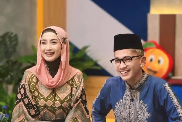 Ruben Onsu dan Desy Ratnasari.