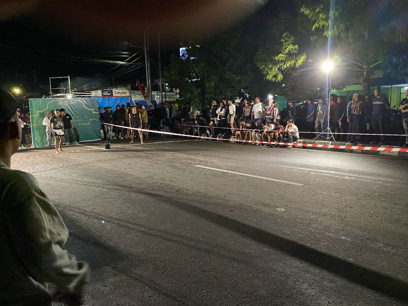 Lomba balap hari yang digelar Karang Taruna Tanah Grogot diikuti meriah warga Kelurahan Tanah Grogot pada Kamis malam (20/3/2025).