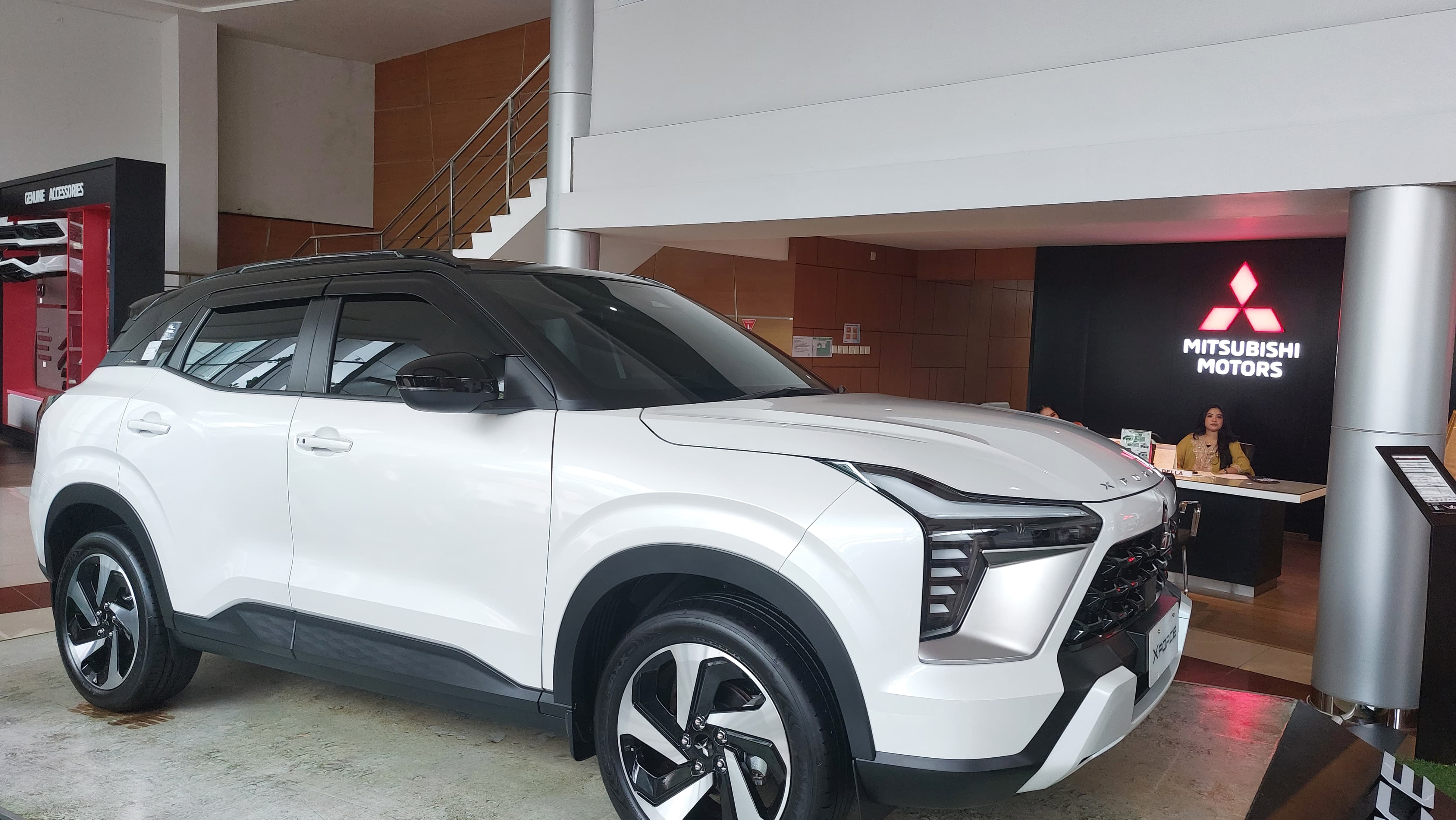 TINGKATKAN: PT Mandau Berlian Sejati turut memamerkan produk Mitsubishi XForce demi tingkatkan penjualan.