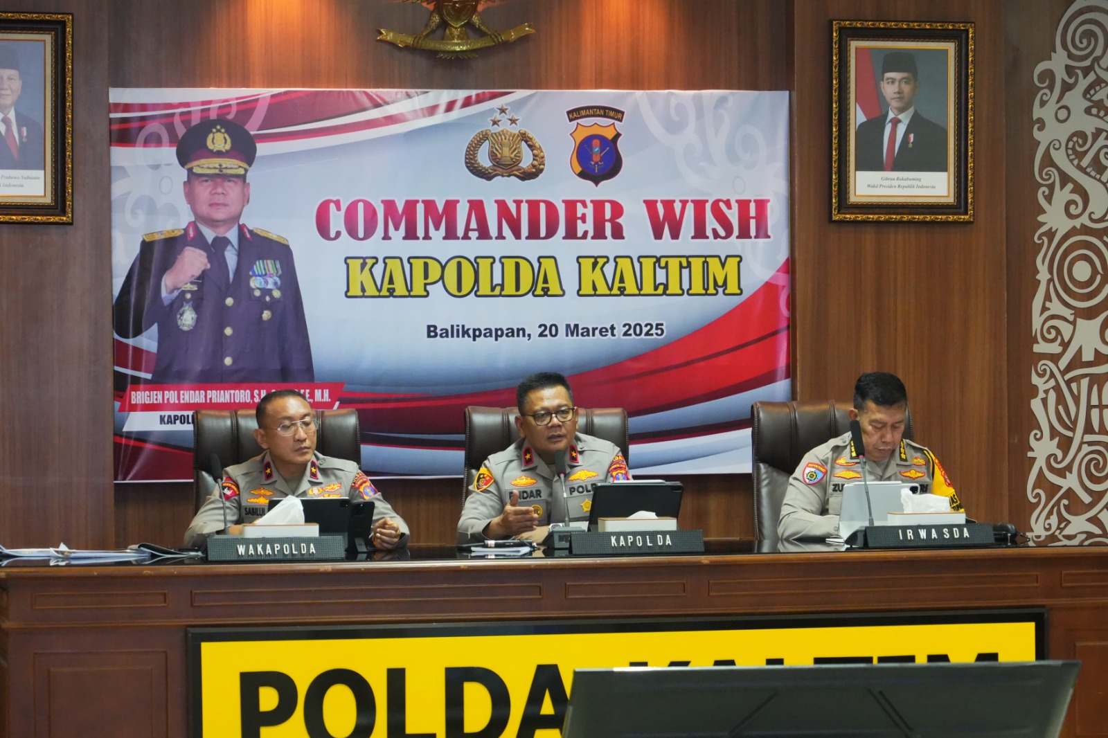 PERKENALKAN: Kapolda Kaltim, Brigjen Pil Endar Priantoro memperkenalkan Polisi Etam dan 13 poin Commander Wish yang harus dijalankan jajaran kepolisian Polda Kaltim.