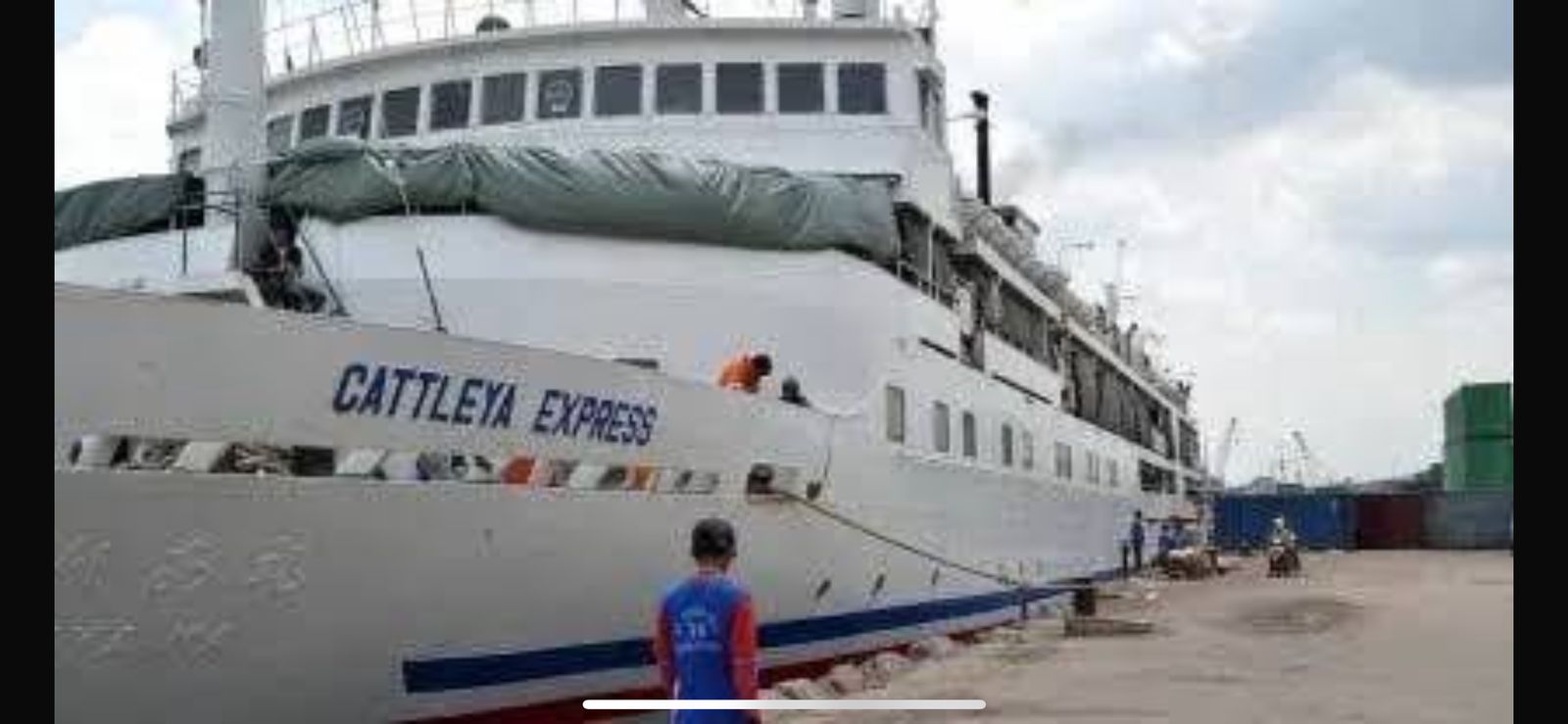 JADI ALTERNATIF: KM Cattleya Express tujuan Parepare bakal berangkat dari Pelabuhan Loktuan. (ADIEL KUNDHARA/KP)