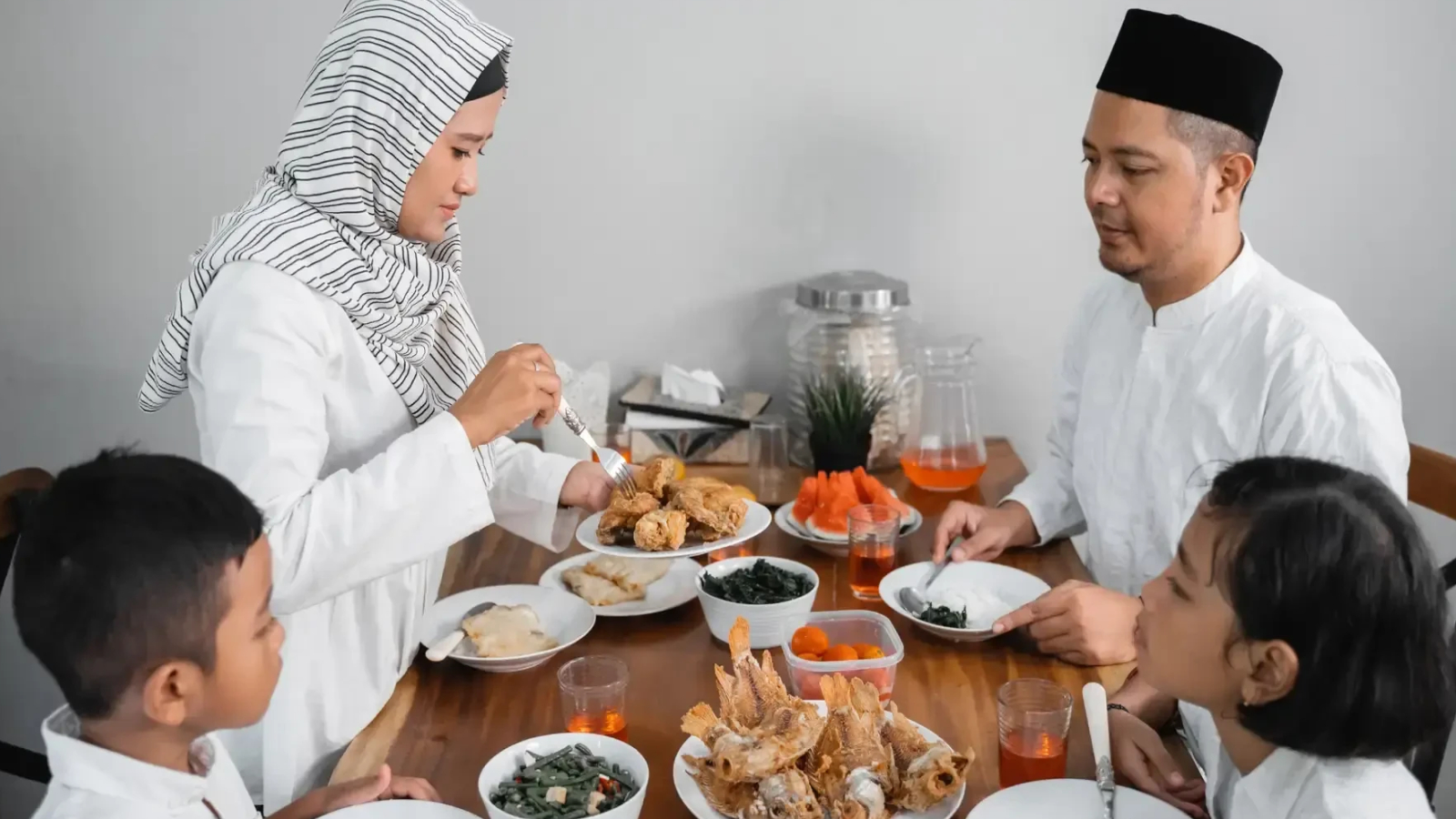 Jadwal imsak hari ini Jakarta, Surabaya, dan Bandung, Rabu 26 Maret 2025.