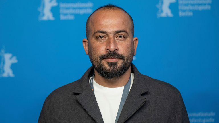 Sutradara pemenang Oscar, Hamdan Ballal, dipukuli pemukim Yahudi &nbsp;ilegal dan diculik tentara Israel. Keberadaannya tidak diketahui hingga kini.