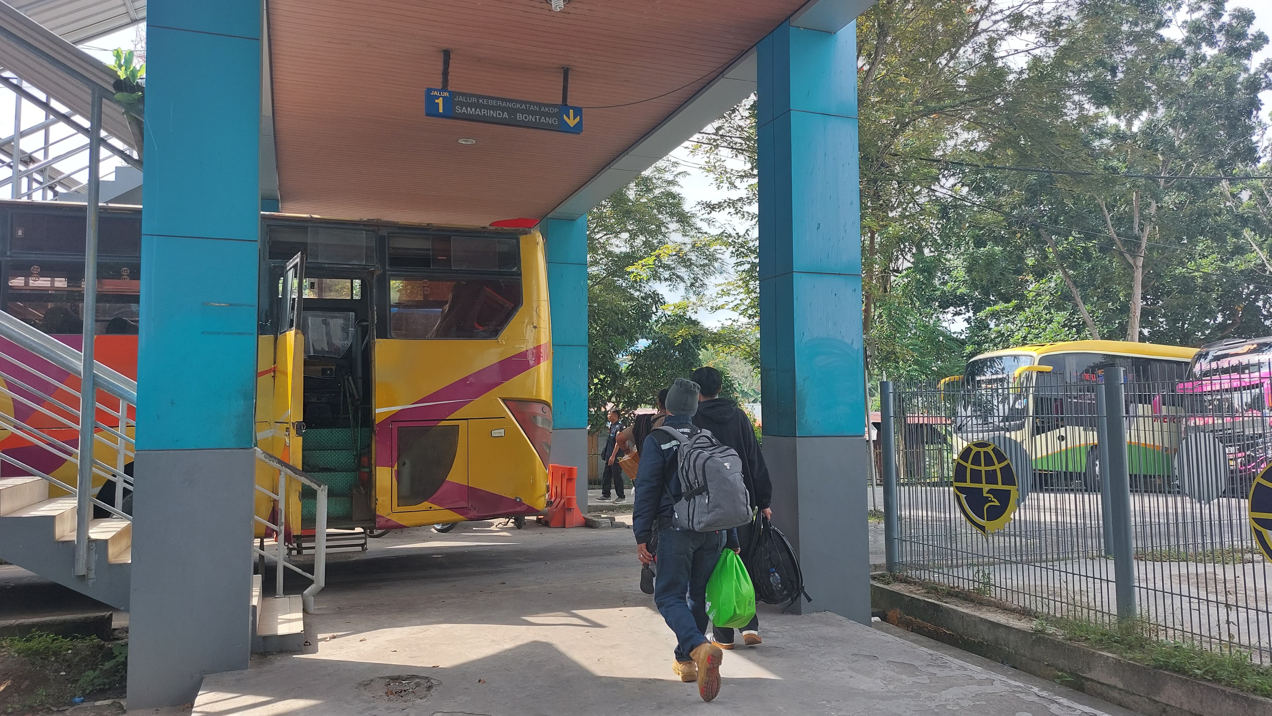NORMAL: Arus mudik di Terminal Bus Batu Ampar terpantau masih normal.