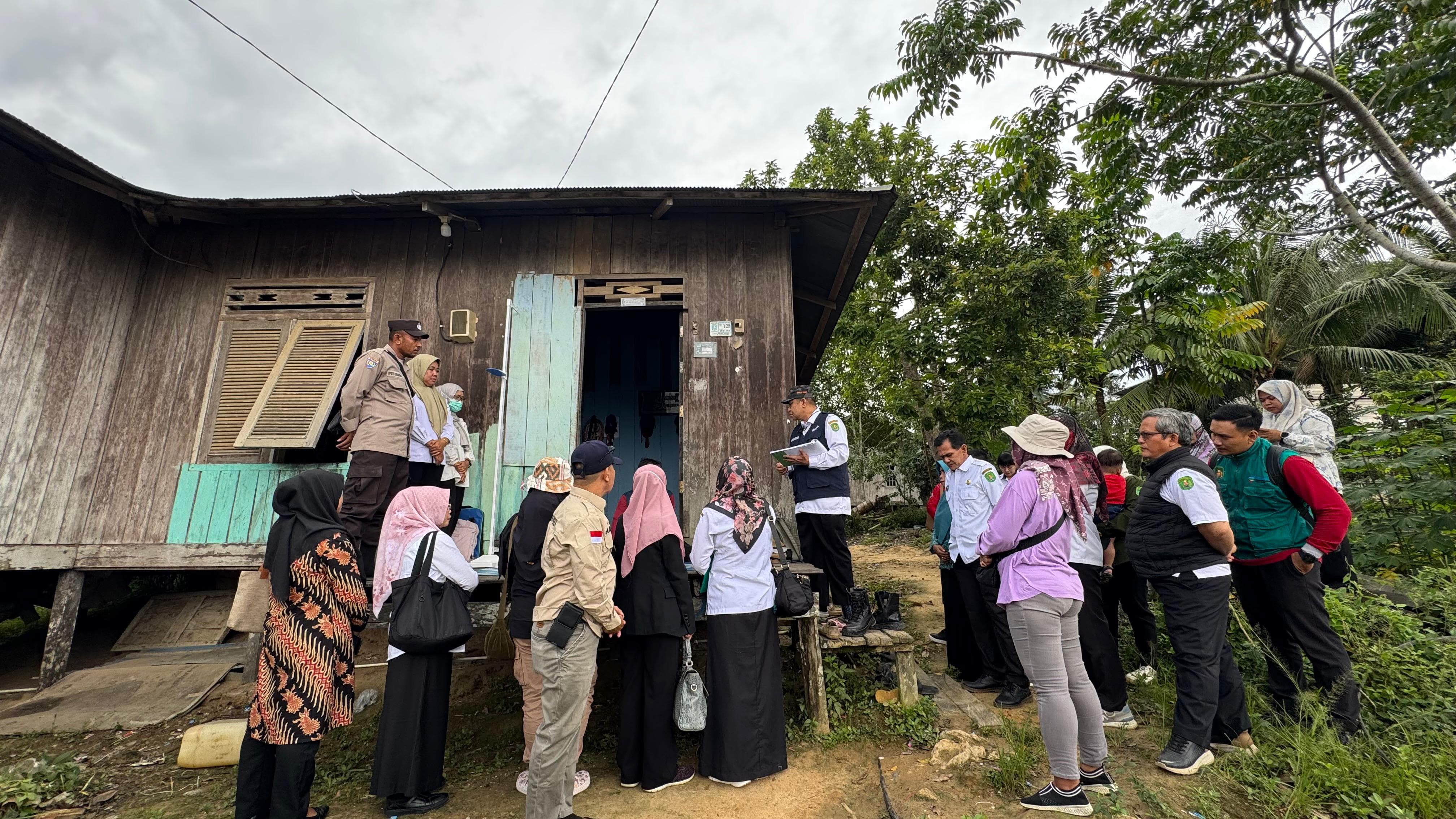 KUNJUNGAN: Kunjungan Tim Percepatan Penurunan Stunting (TPPS) Kutim di Keluarga Beresiko Stunting