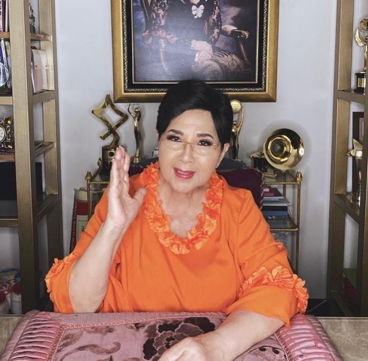 Artis senior Titiek Puspa.