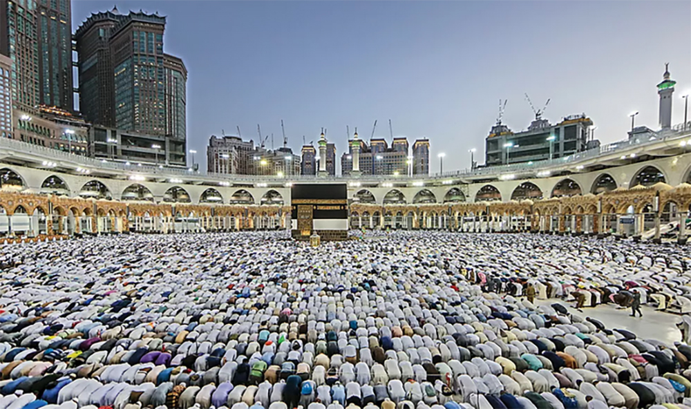 Ilustrasi. Umat Islam dari berbagai negara melaksanakan salat di Masjidilharam, Makkah Arab Saudi.