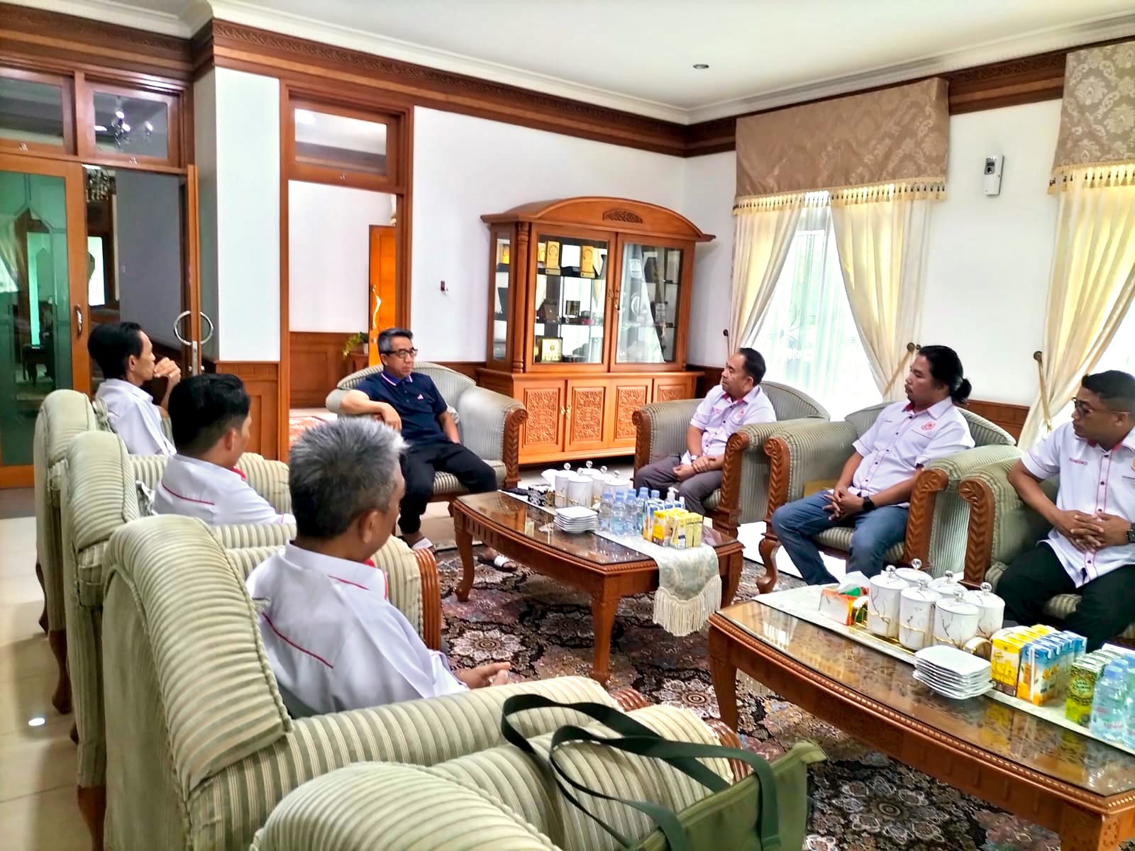 SOWAN: Rombongan KONI Kutim menghadap ke Bupati Kutim Ardiansyah Sulaiman, menyampaikan perkembangan terkini dunia olahraga di Kaltim.