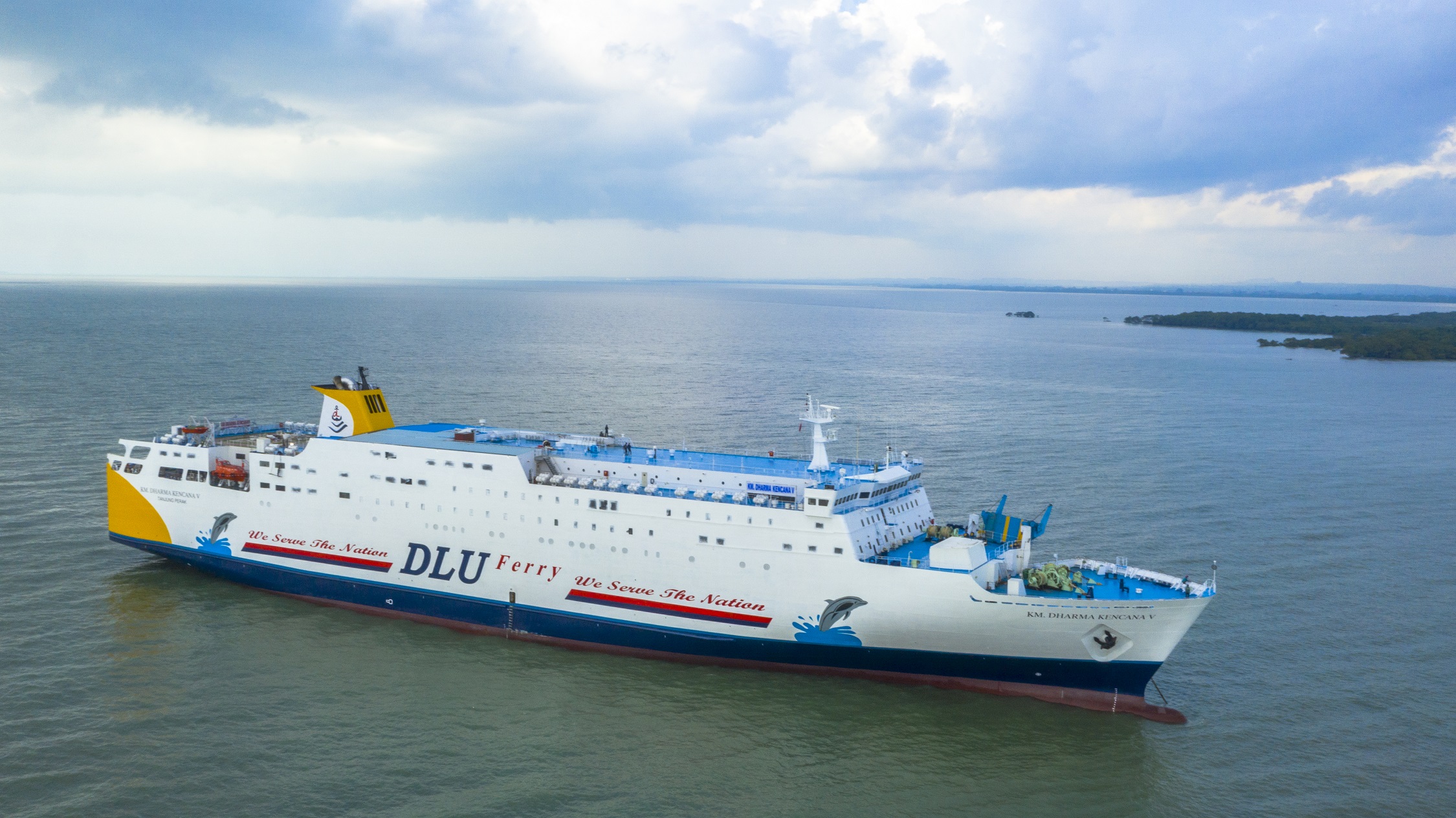 KM Dharma Ferry 5 untuk rute Surabaya-Balikpapan yang melayani penumpang arus balik Lebaran 2025.